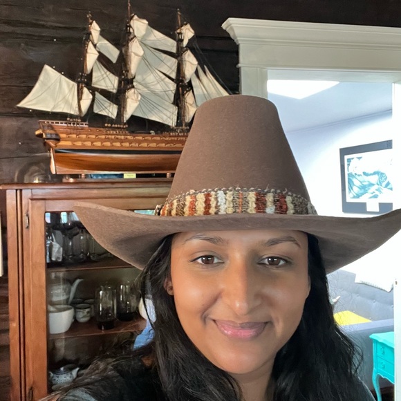 Meet your Posher, Lorna - Picture 1 of 1